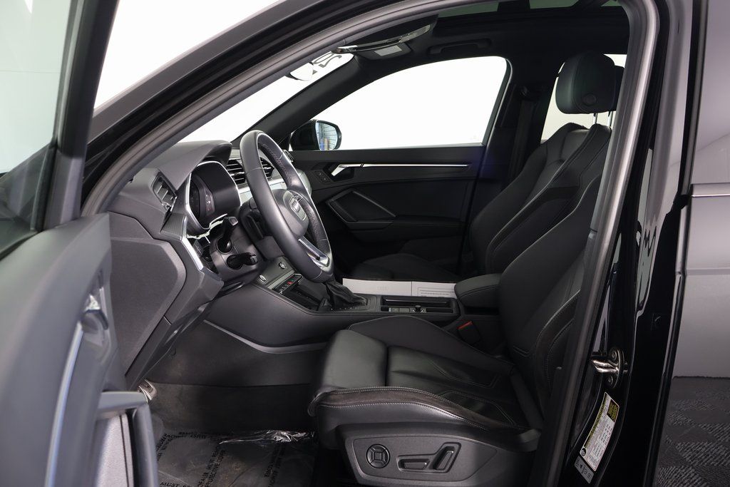 Thumbnail: 2022 Audi Q3 - 8