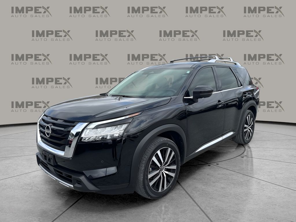 2023 Nissan Pathfinder Platinum 4WD's photo