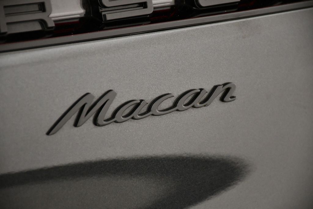 Thumbnail: 2025 Porsche Macan - 12