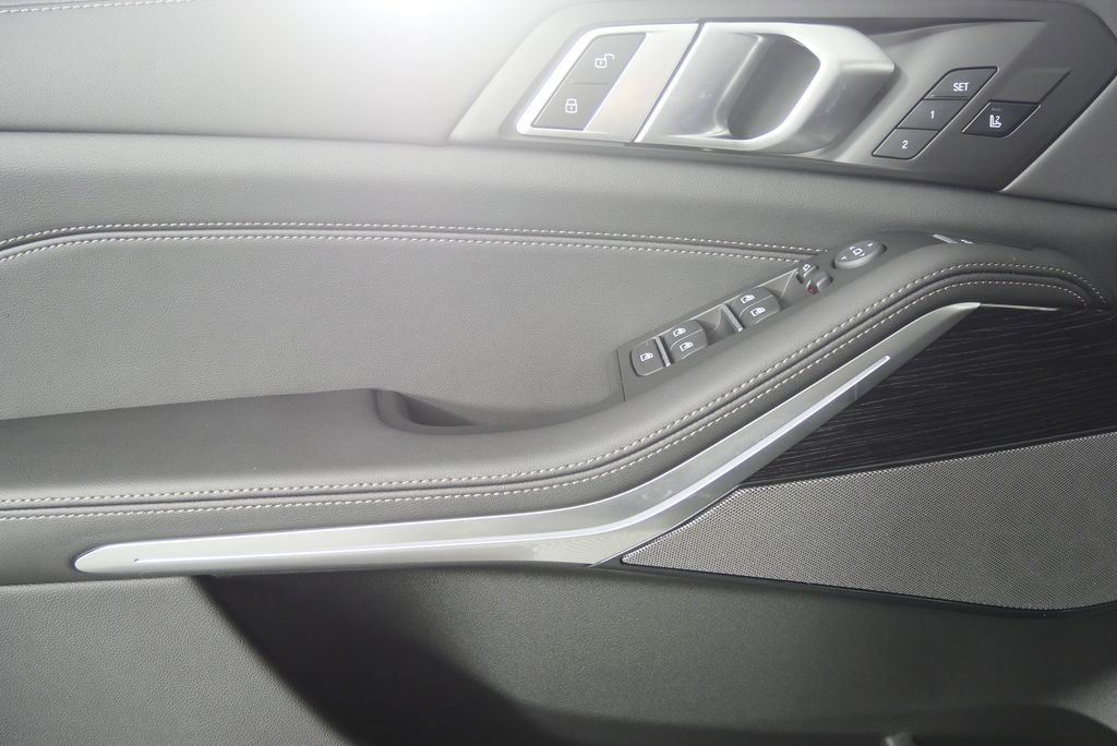 Thumbnail: 2026 BMW X5 - 9