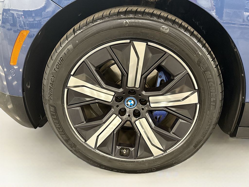 Thumbnail: 2023 BMW iX - 28