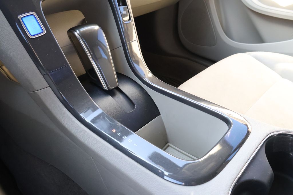 Thumbnail: 2014 Chevrolet Volt - 26
