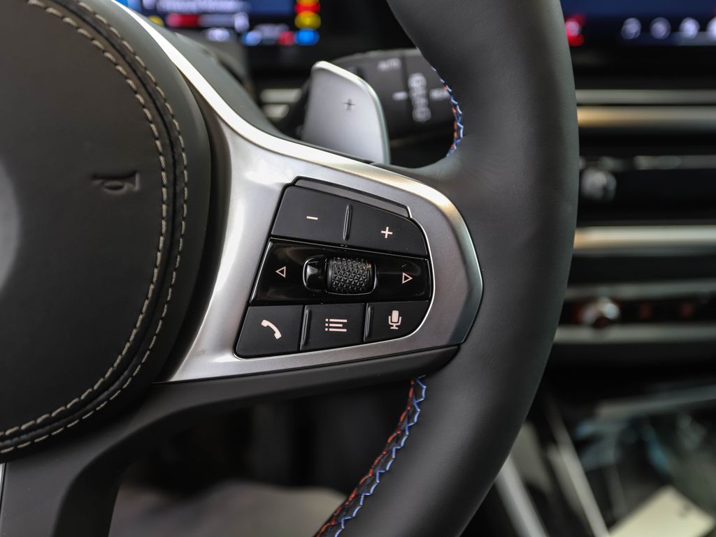 Thumbnail: 2026 BMW X5 - 13