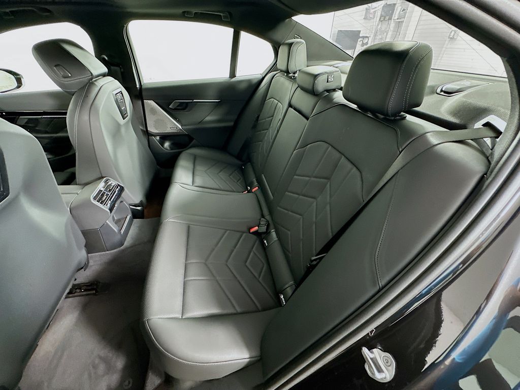 Thumbnail: 2024 BMW 5 Series - 24