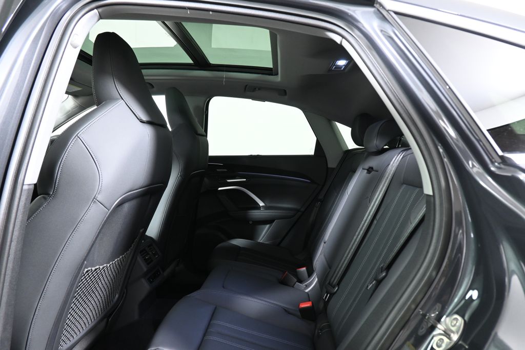 Thumbnail: 2025 Audi Q5 - 27