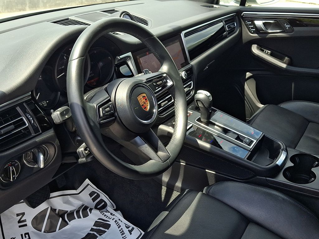 Thumbnail: 2023 Porsche Macan - 4