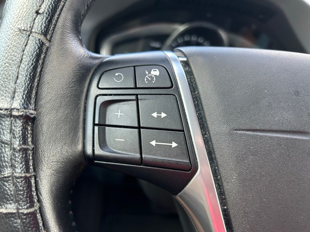 Thumbnail: 2016 Volvo S60 - 21