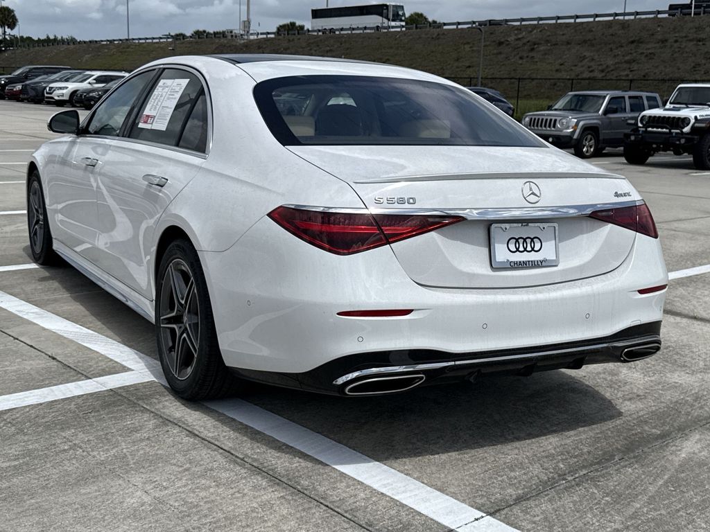 Thumbnail: 2024 Mercedes-Benz S-Class - 10