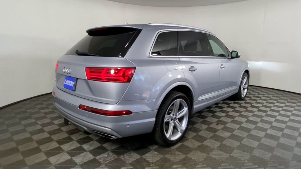 2019 Audi Q7 55 Prestige 8