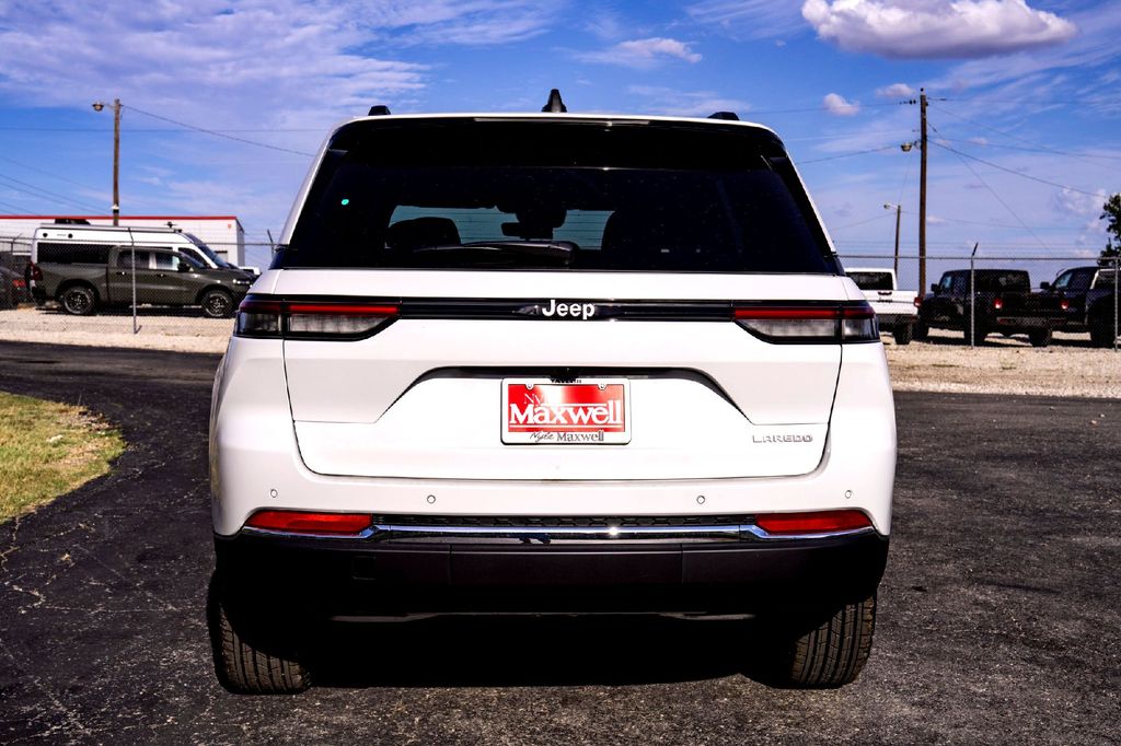 New Car 2025 Jeep Grand Cherokee  Laredo X For Sale Under $40,000 In Taylor, Texas