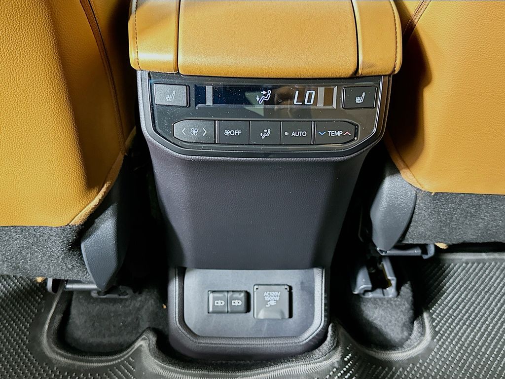 Thumbnail: 2026 Toyota Highlander - 26
