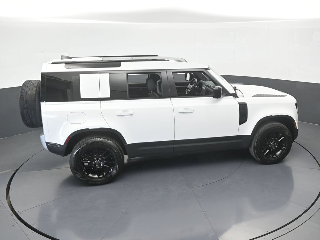 Used 2025 White Land Rover S image 69
