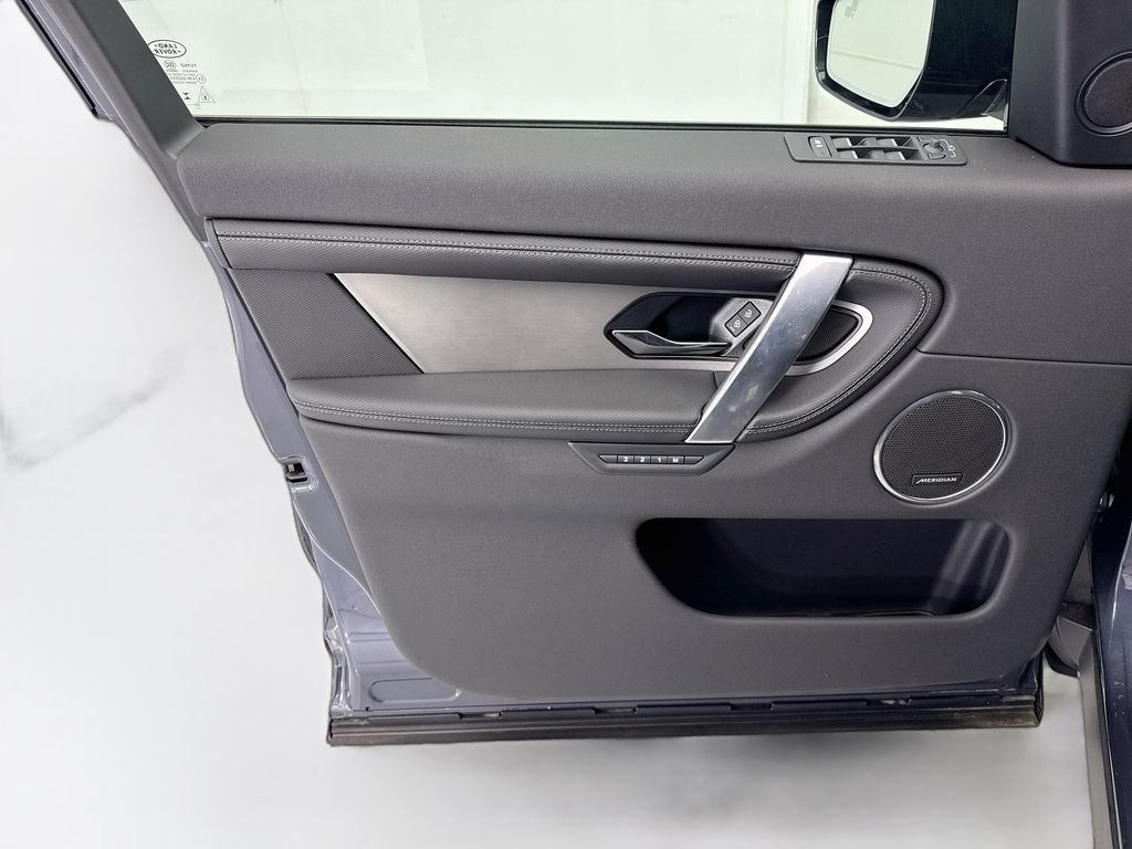 Thumbnail: 2026 Land Rover Discovery Sport - 23