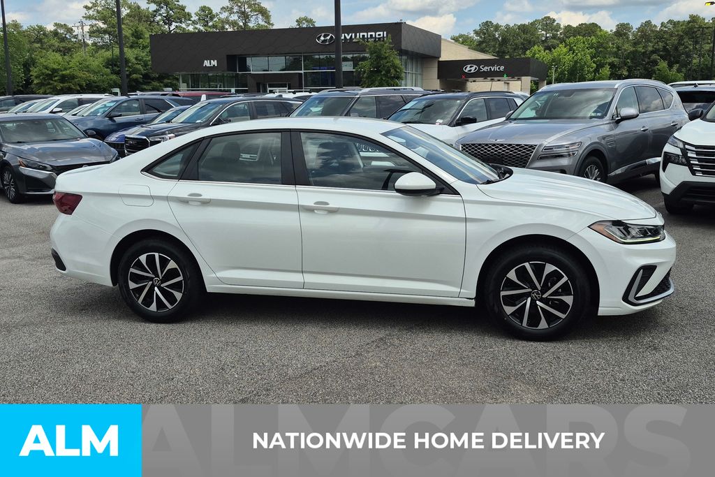 Used 2025 Pure White Volkswagen 1.5T S image 4