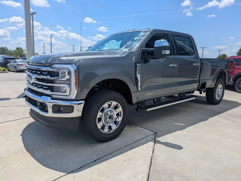 2026 Ford F-350 Super Duty LARIAT
