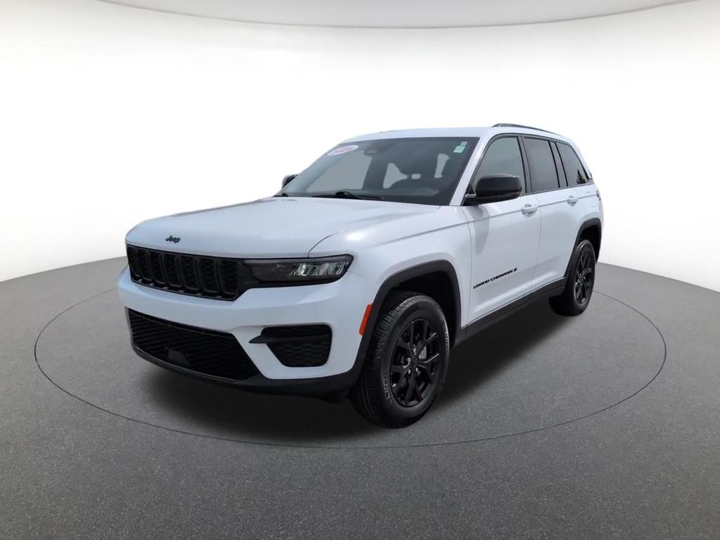 Bright White Clearcoat 2025 Jeep Grand Cherokee SUV / Crossover Four-Wheel Drive 8-Speed Automatic