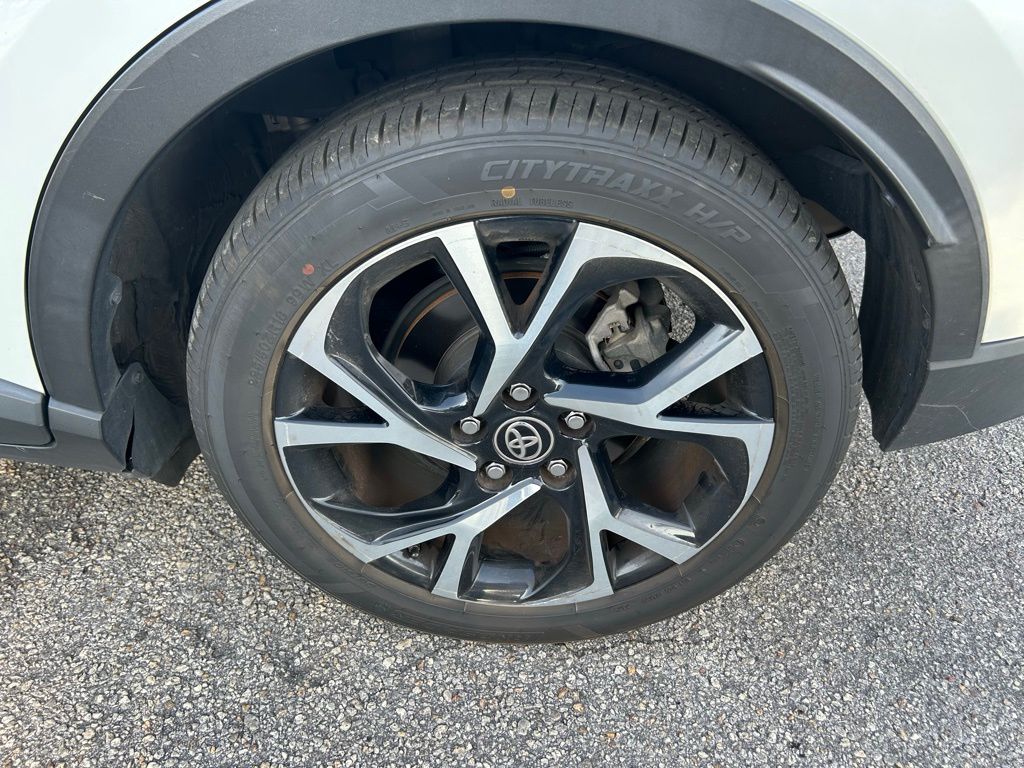 Thumbnail: 2021 Toyota C-HR - 9