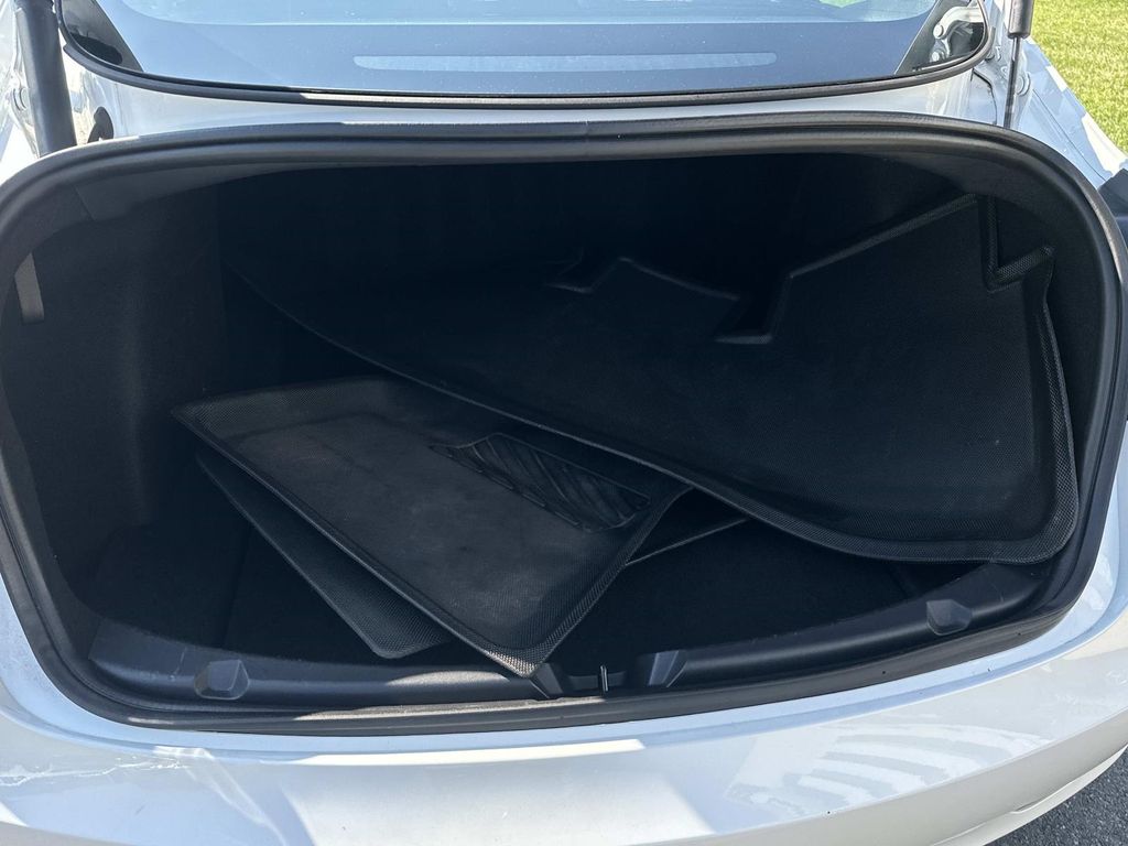 Thumbnail: 2023 Tesla Model 3 - 14