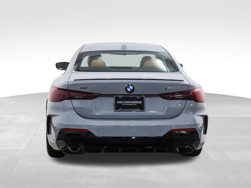 Thumbnail: 2026 BMW 4 Series - 4