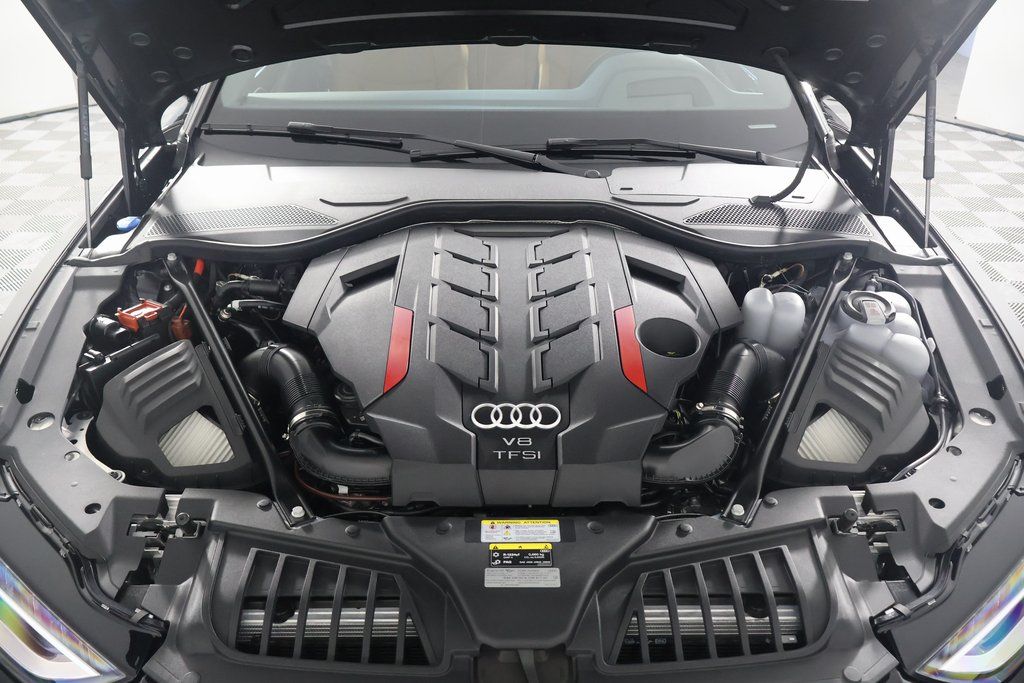 2025 Audi S8 4.0T 8