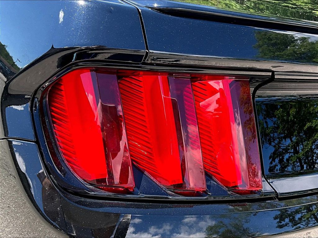 2015 Ford Mustang — photo 33