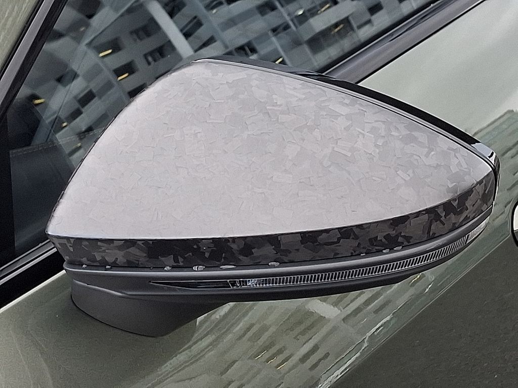 Thumbnail: 2025 Audi RS e-tron GT - 32