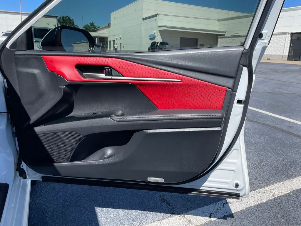 Thumbnail: 2025 Toyota Camry - 27