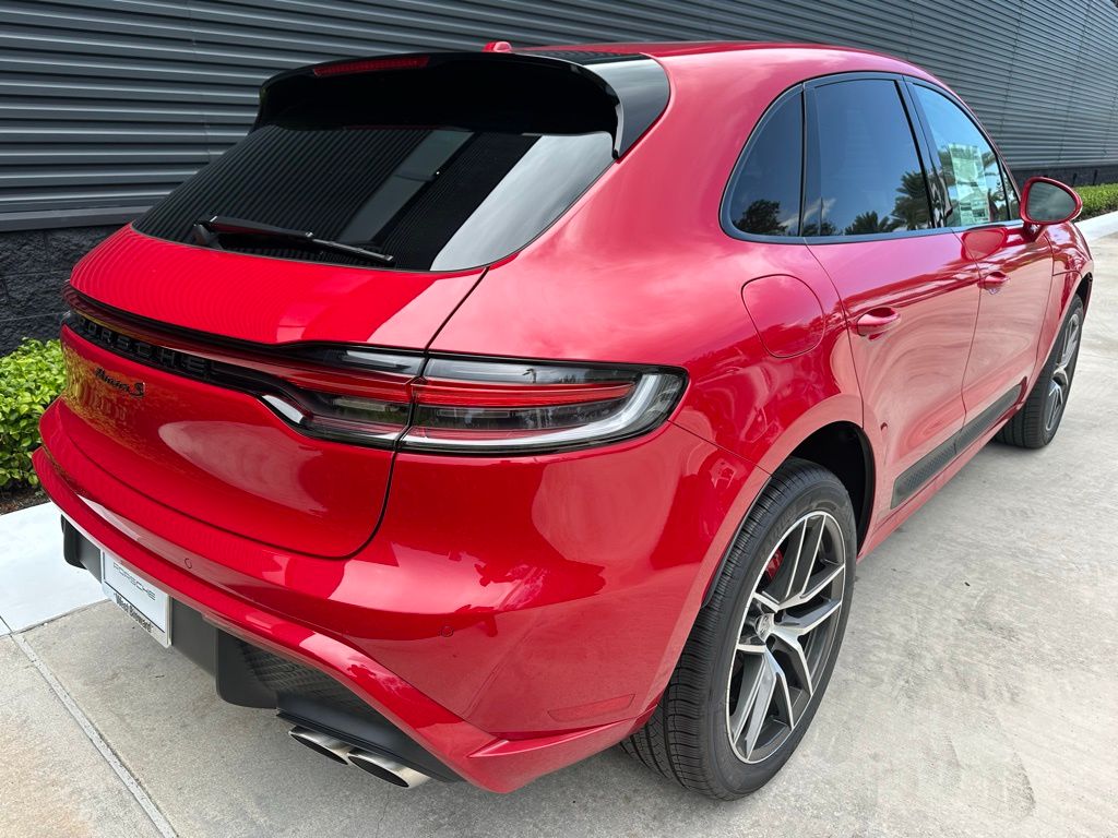 Thumbnail: 2025 Porsche Macan - 9