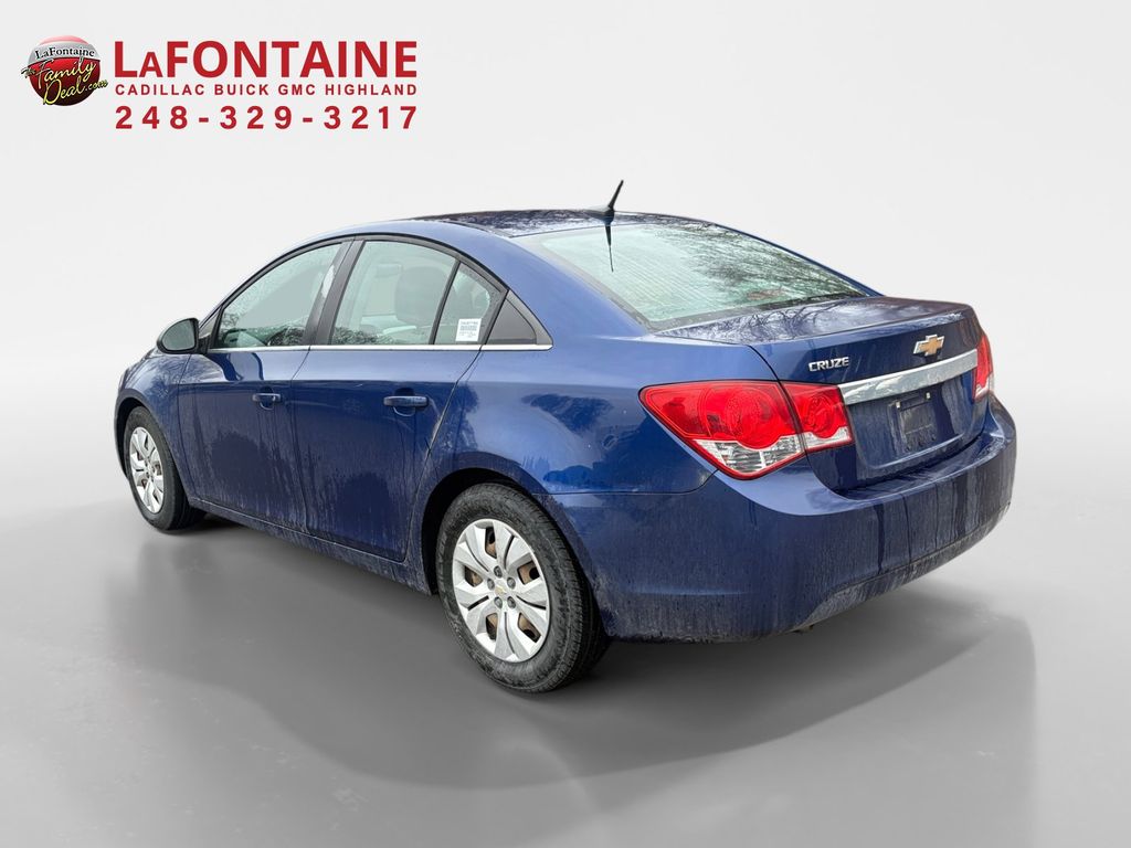 2012 Chevrolet Cruze LS 5