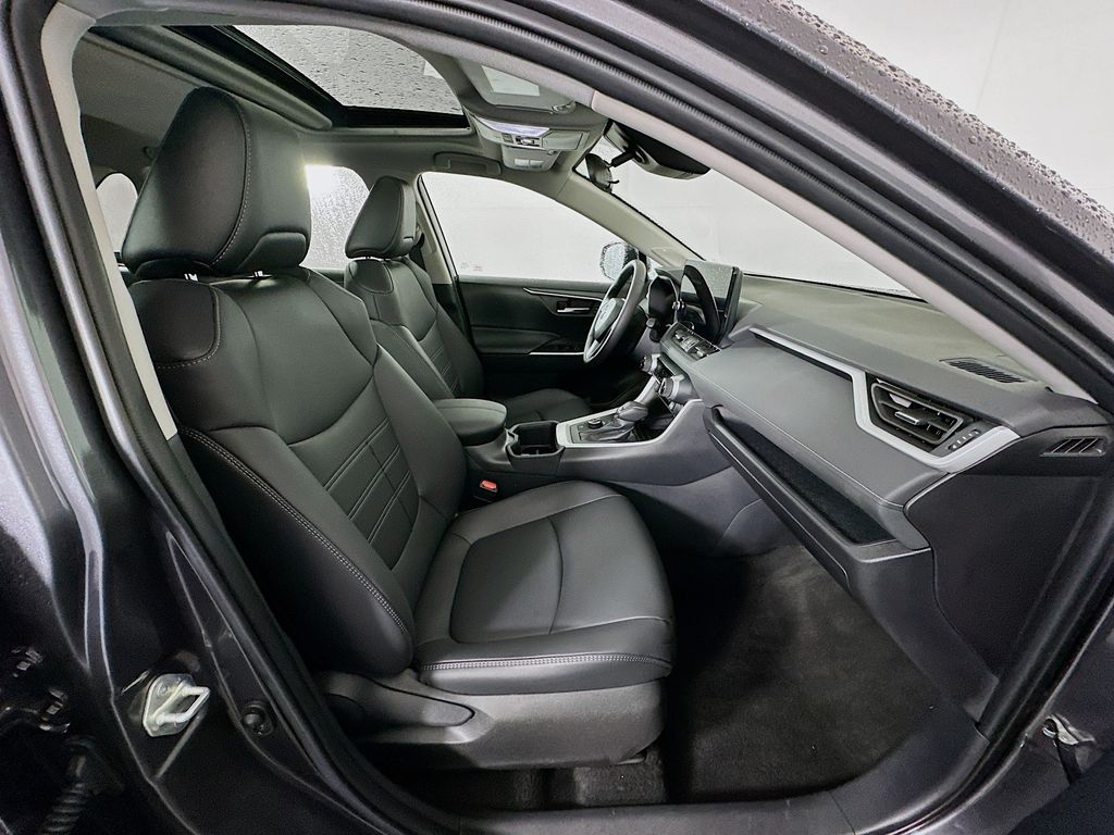 Thumbnail: 2024 Toyota RAV4 - 29