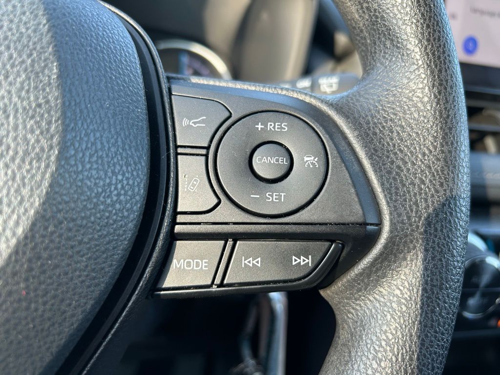 2024 Toyota RAV4 LE 18