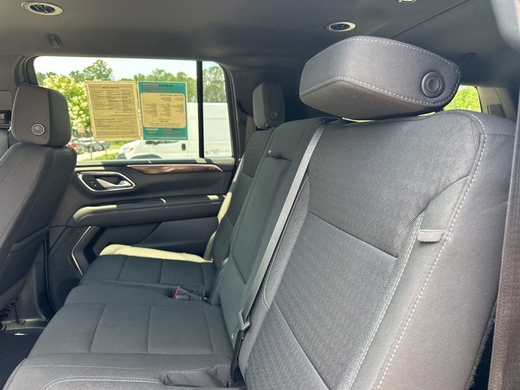 2022 Onyx Black GMC Yukon XL SLE 4X4 SUV