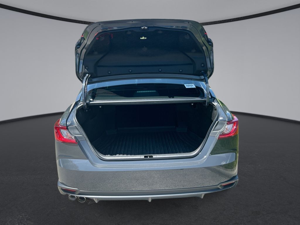 Thumbnail: 2025 Toyota Camry - 29
