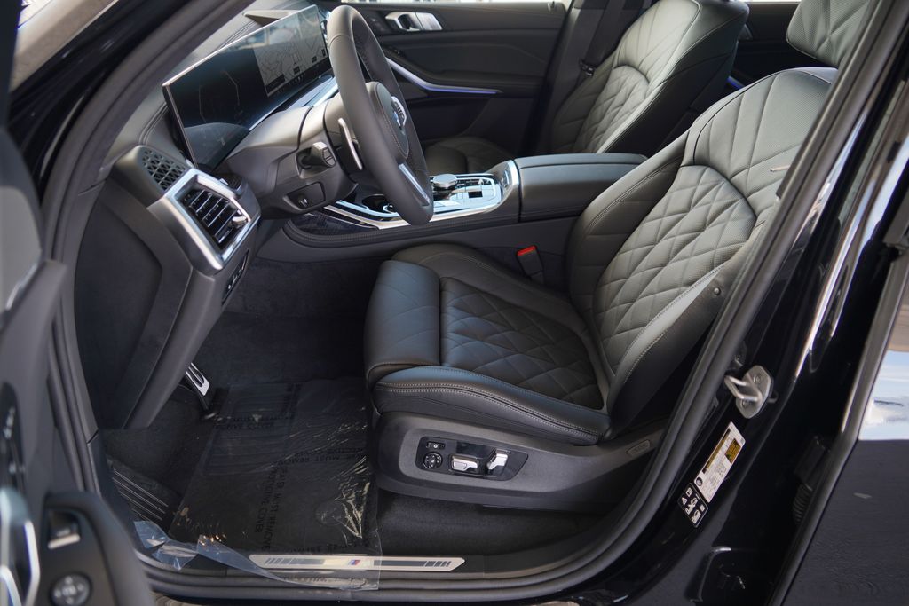Thumbnail: 2027 BMW X7 - 10