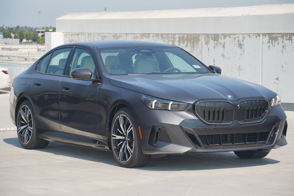 Thumbnail: 2026 BMW 5 Series - 3