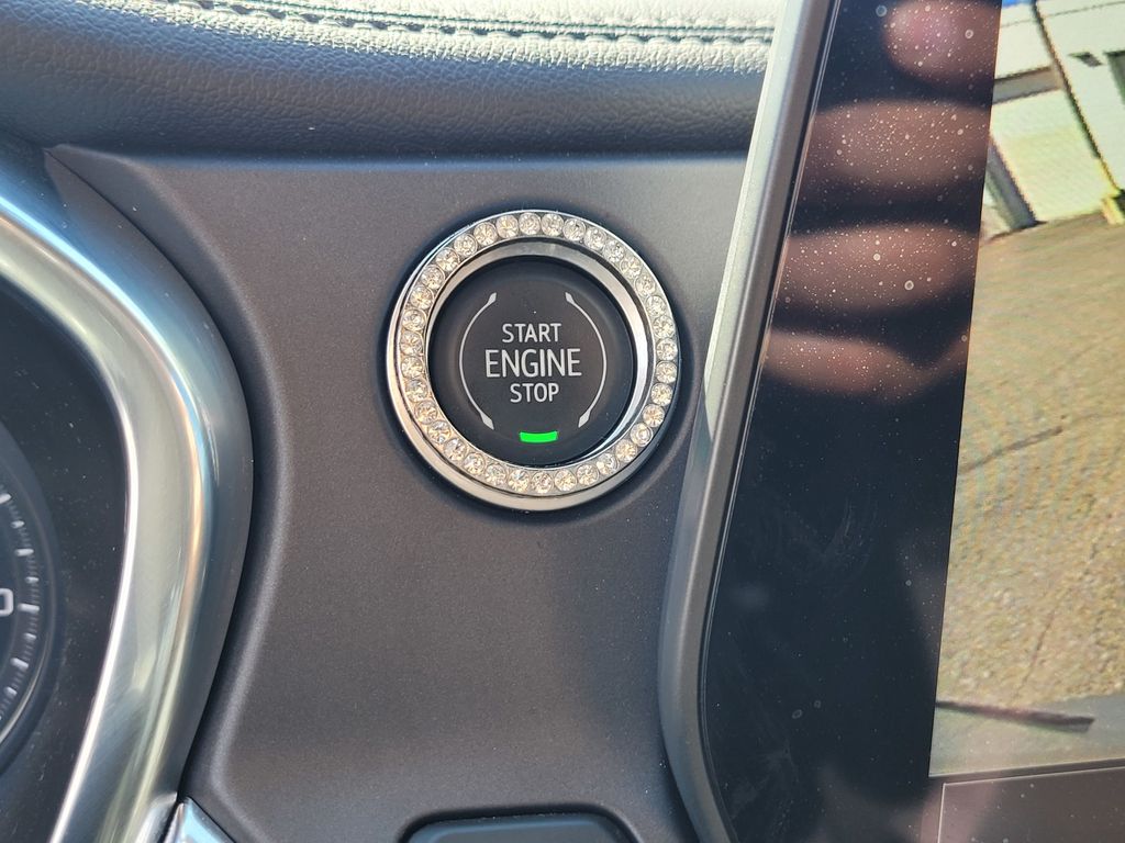 Used 2023 White Chevrolet LT image 19