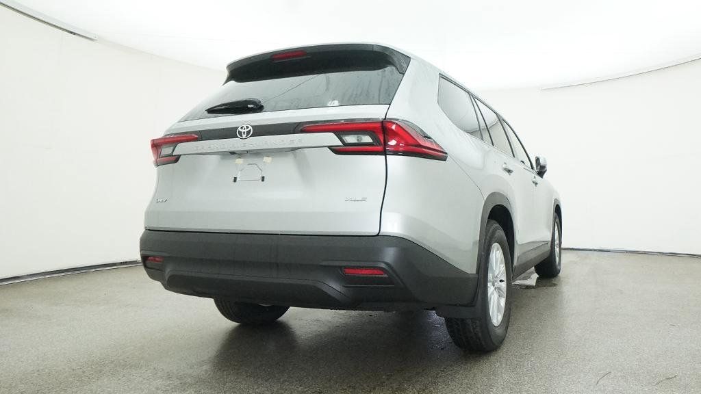 Thumbnail: 2025 Toyota Grand Highlander - 16