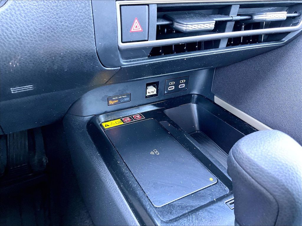 2025 Toyota Camry — photo 27