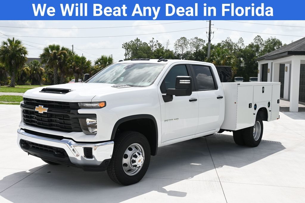 Summit White 2025 Chevrolet Silverado 3500HD Pickup Truck Four-Wheel Drive Automatic