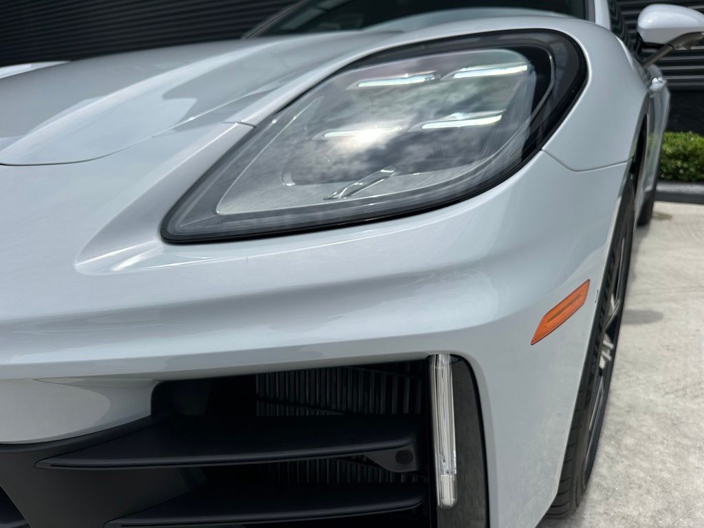 Thumbnail: 2026 Porsche Panamera - 9