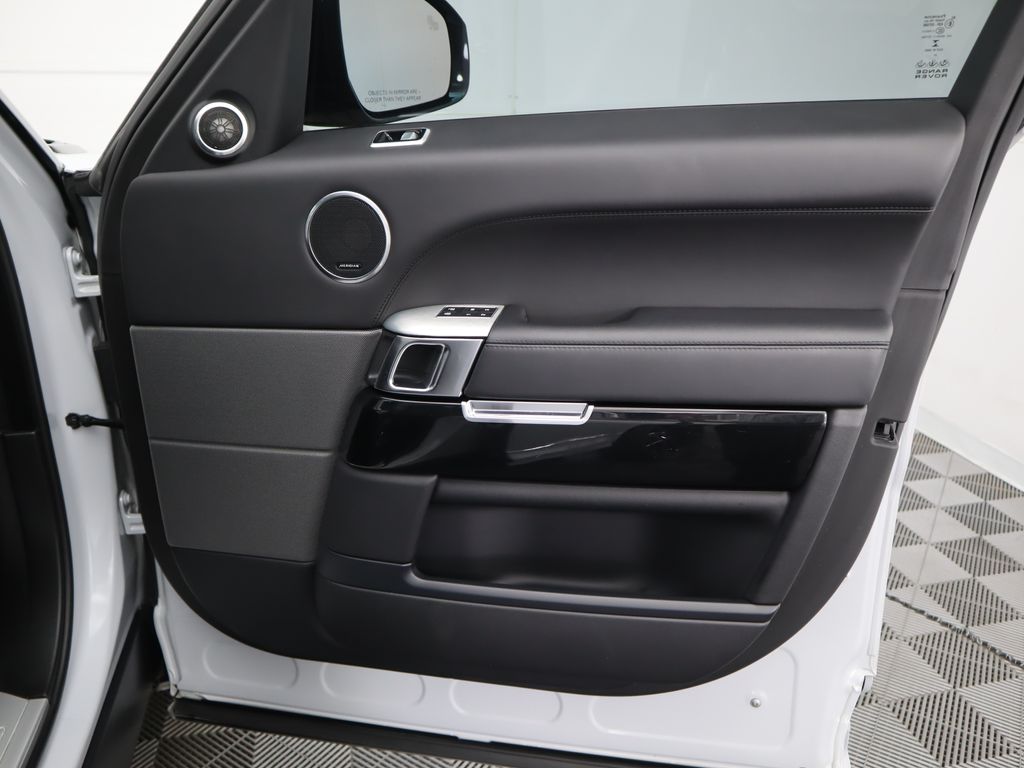 Thumbnail: 2022 Land Rover Range Rover Sport - 25