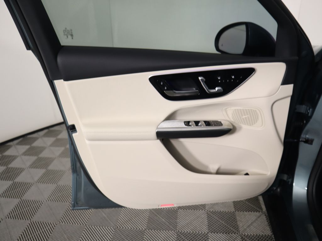 Used 2026 Silver Mercedes-Benz GLC 300 image 26