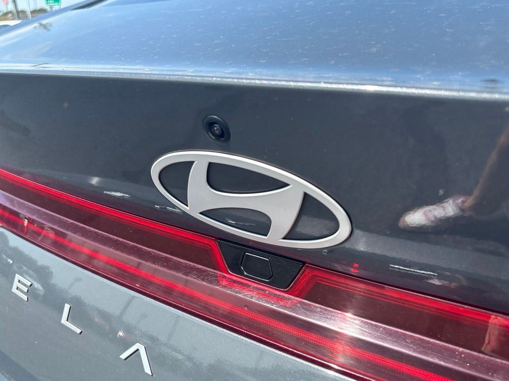 Used 2024 Hyundai Elantra Sedan