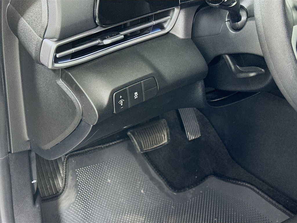 Thumbnail: 2024 Hyundai Elantra - 10