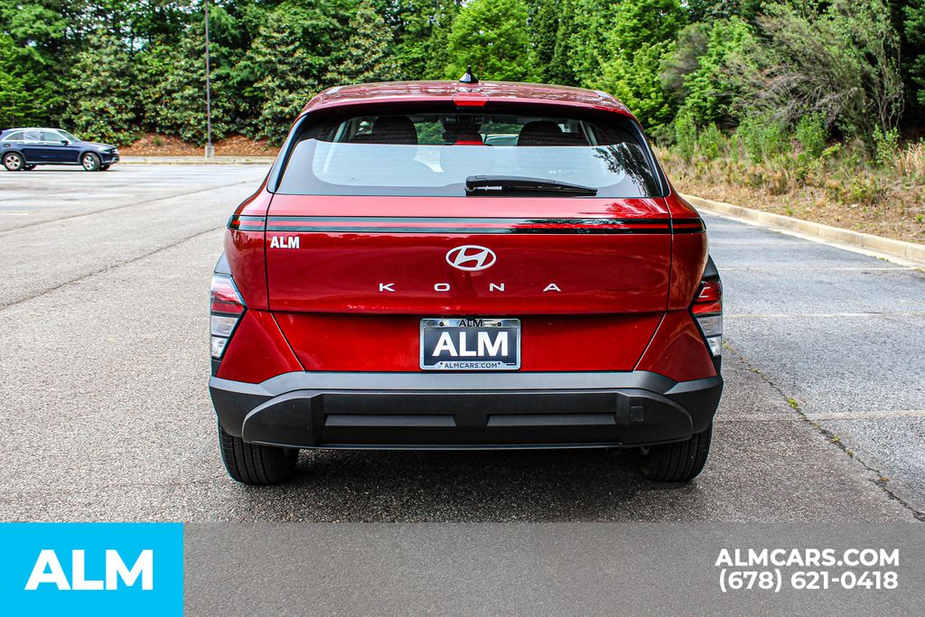 Used 2025 Red Hyundai SE image 11