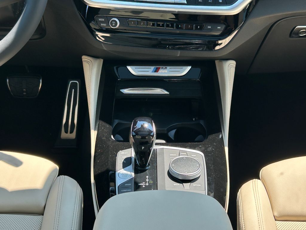 Thumbnail: 2025 BMW X4 - 26