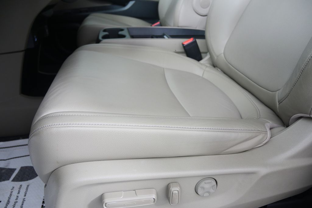 Thumbnail: 2023 Honda Odyssey - 10