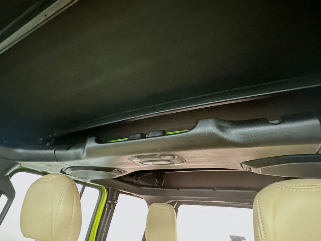 Used 2019 Green Jeep Unlimited Sport S image 21