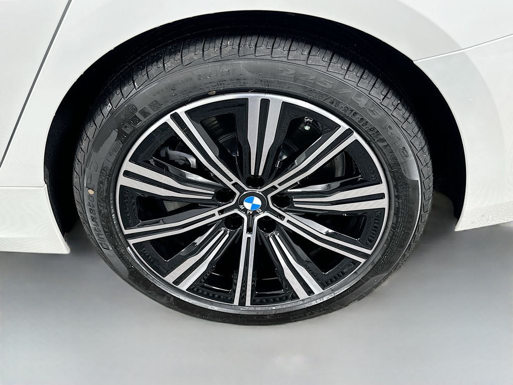 Thumbnail: 2026 BMW 3 Series - 23