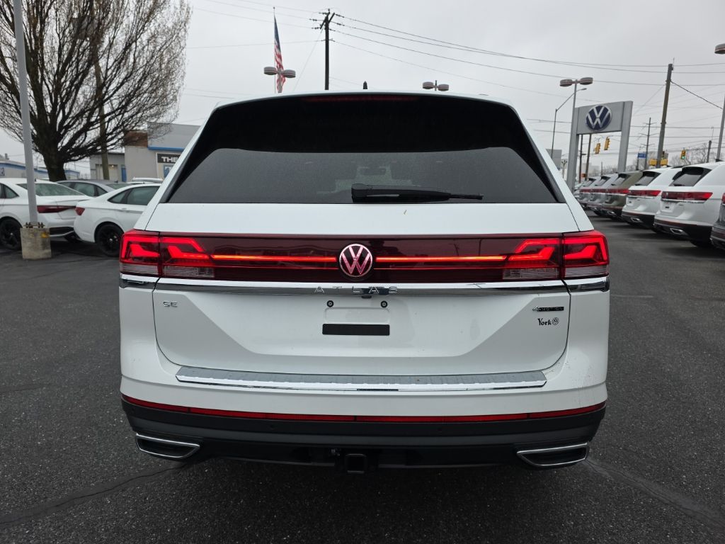 2026 Volkswagen Atlas 2.0T SE w/Technology White/off-white at Sutliff Volkswagen